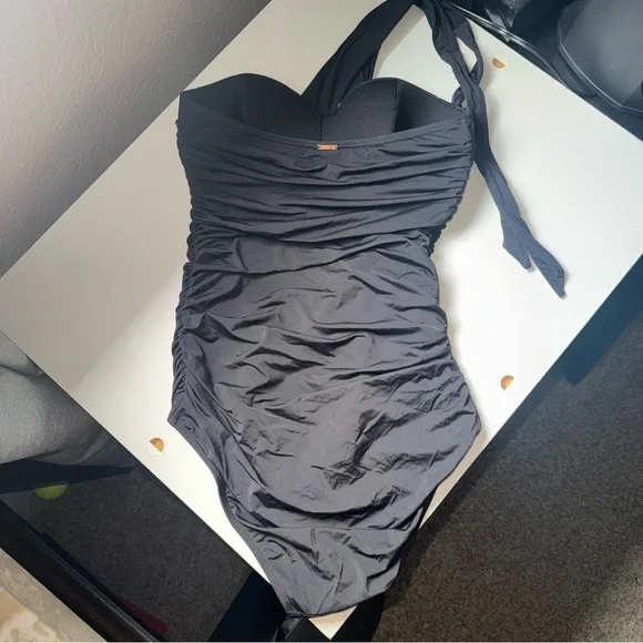 Victoria’s Secret Swim Crossover Halter One Piece - Picture 4 of 7